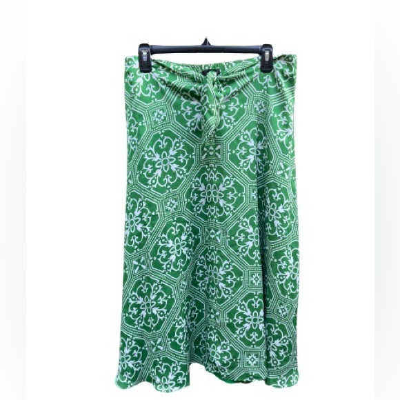 Ann Taylor Dresses & Skirts - NWT Ann Taylor Skirt